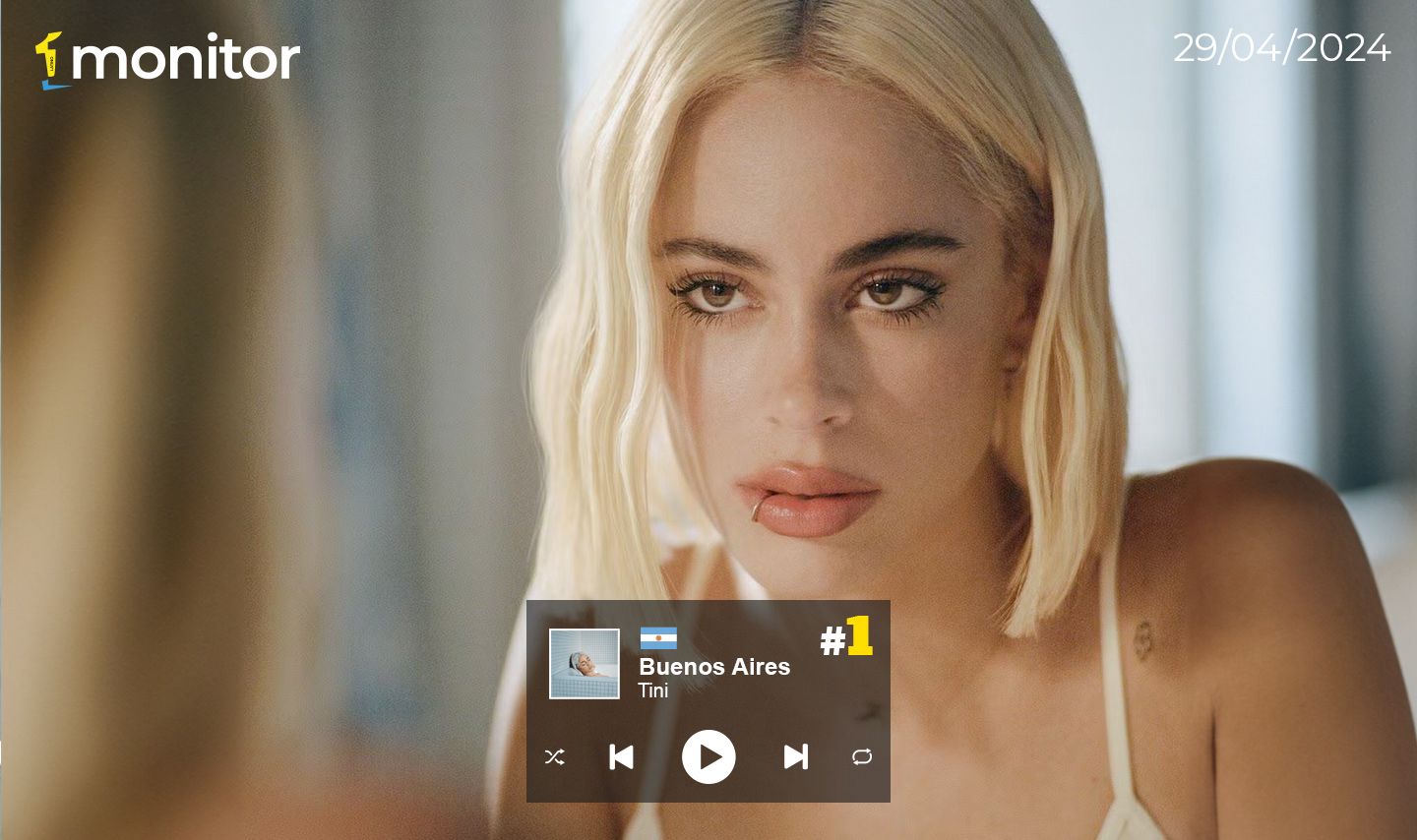 Tini le canta a la soledad y se convierte en #1