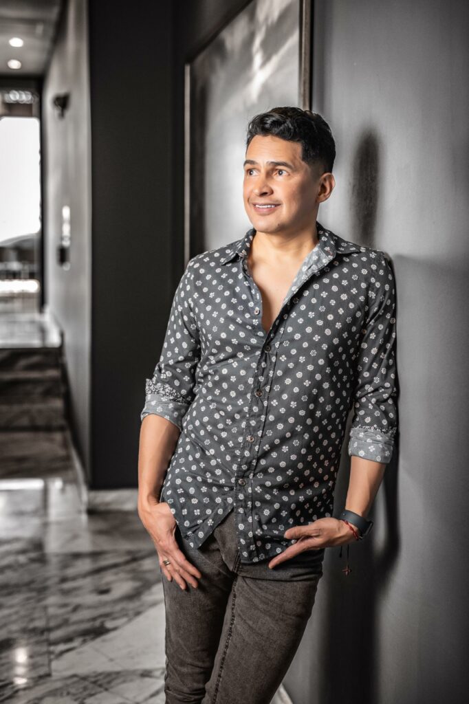 Jorge Celedón presenta “Jorgito”, su nuevo álbum de vallenato romántico con 14 canciones de amor, desamor y esperanza.